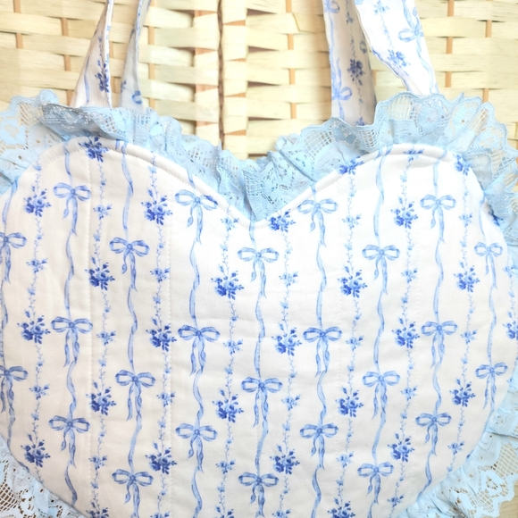 Heart Bag Handmade Quilted Purse Tote With Lace Fully Lined - Picture 2 of 7